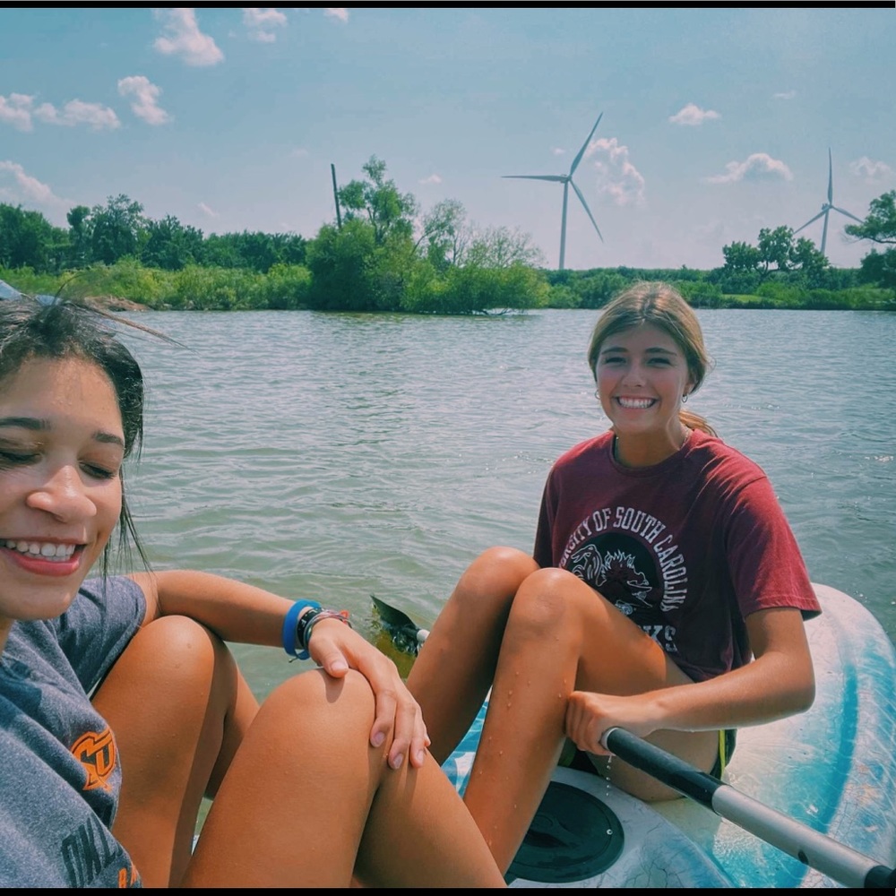 Meet your Posher, Halli